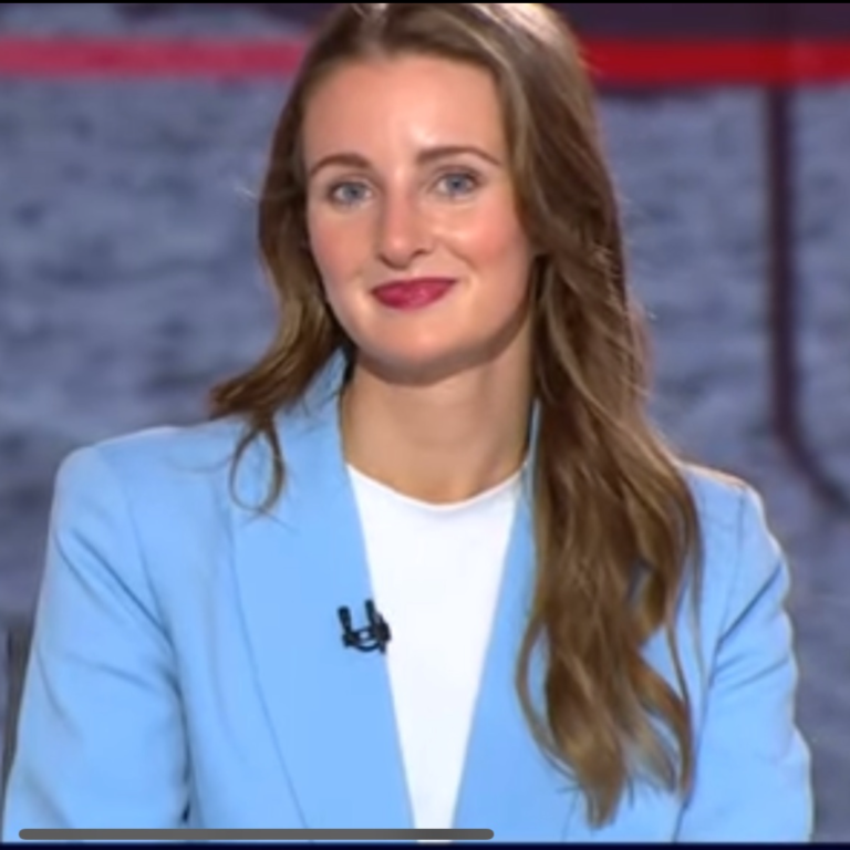 كارولين روز